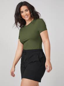 SHEIN BASICS 大碼圓領素色緊身T恤 - 軍綠色 - 查看 5