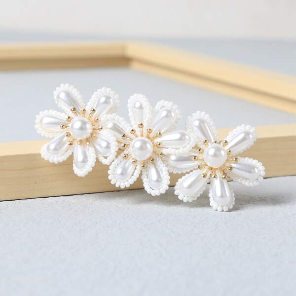 

Faux Pearl Decor Hair Clip, White