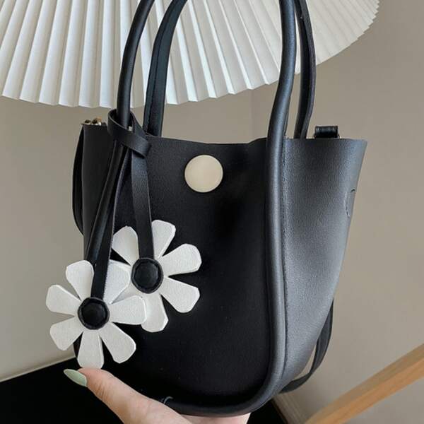 

Minimalist Flower Decor Square Bag, Black