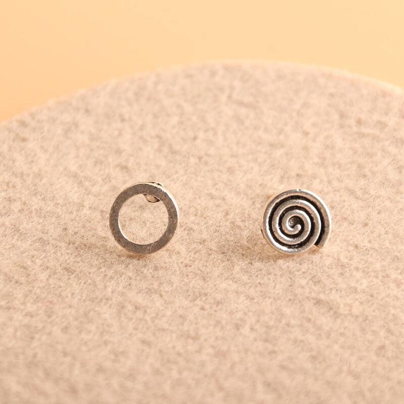 

Geo Design Stud Earrings, Silver