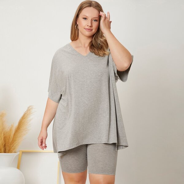 

Plus Batwing Sleeve Top & Biker Shorts Lounge Set, Light grey