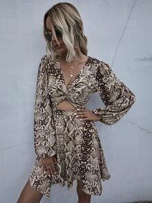 Snakeskin Print Cut Out Twist Front Lantern Sleeve Dress - Multicolor - View 3