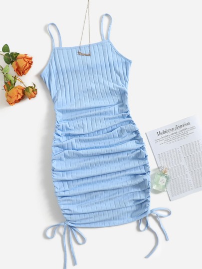 Rippenstrick Kleid mit seitlichem Kordelzug