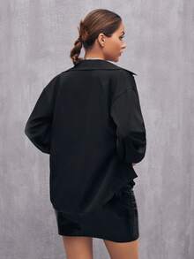 Camisa con estampado de periódico de hombros caídos - Blanco y Negro - Ver 2