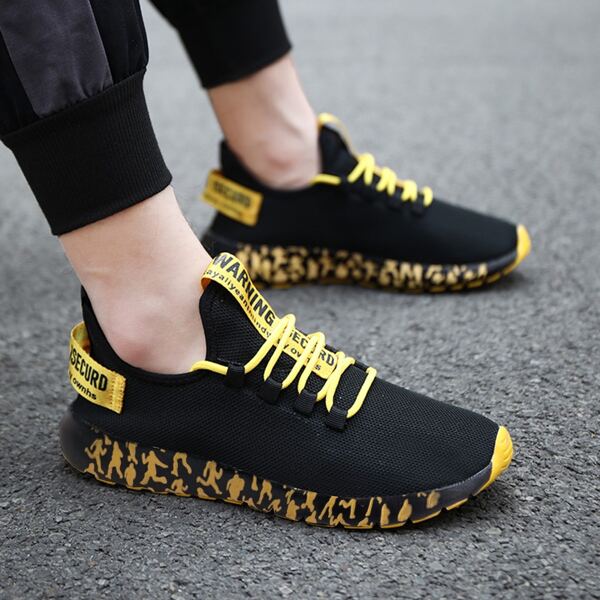

Men Lace Up Decor Letter Graphic Running Shoes, Black