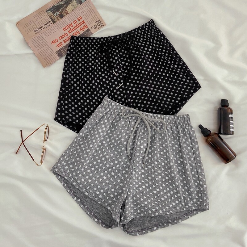 

2pcs Star Print Knot Front Sleep Shorts, Multicolor