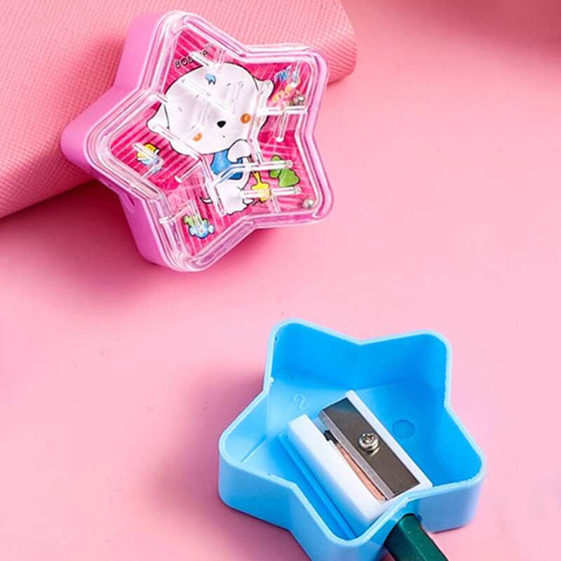 

1pc Cartoon Graphic Random Pencil Sharpener, Multicolor