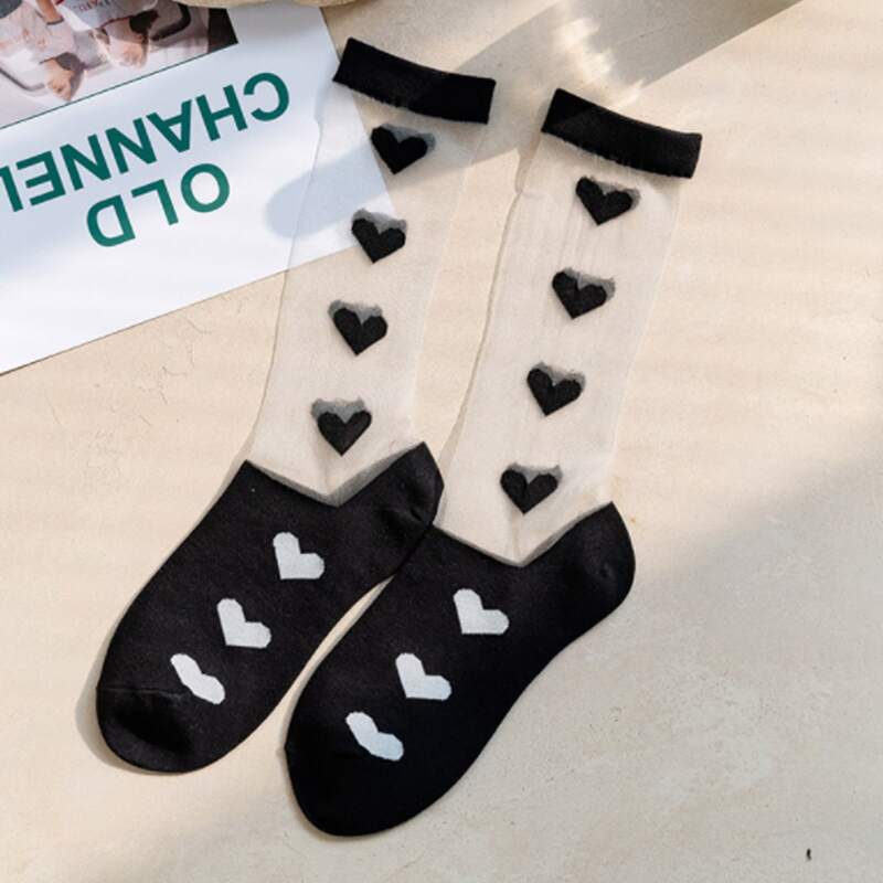 

Heart Pattern Crew Socks, Black and white