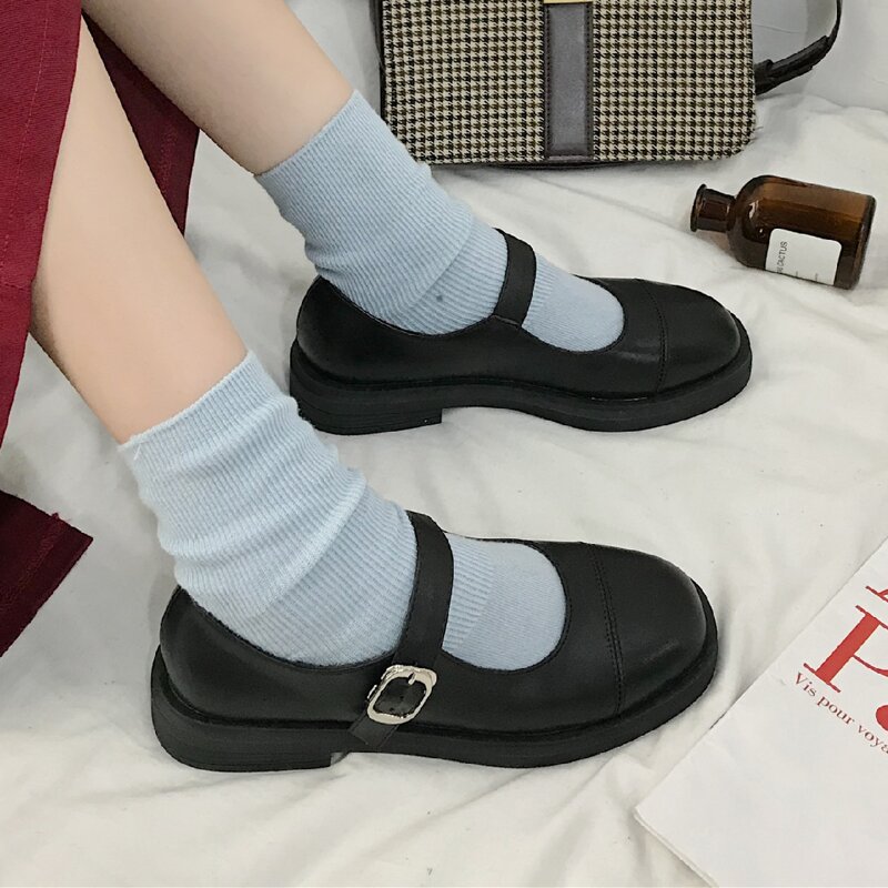 

Round Toe Mary Janes, Black