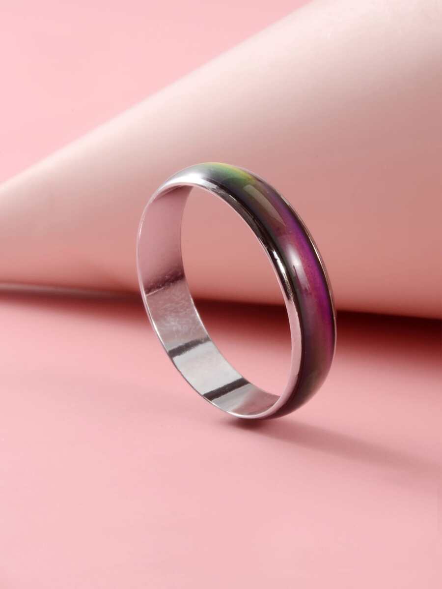 Color Changing Ring