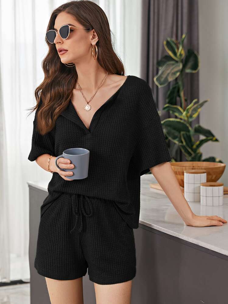 SHEIN LUNE 缺角领华夫格针织上衣和运动短裤套装，休闲款 - 黑色 - 查看 1