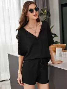 SHEIN LUNE Conjunto informal de top de punto de gofre con cuello en pico y pantalones cortos de chándal - Negro - Ver 5