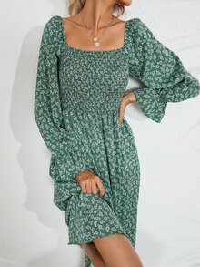 SHEIN Essnce 小碎花荷葉袖打褶A字連衣裙 - 綠色 - 查看 5