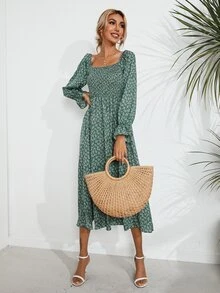 SHEIN Essnce 小碎花荷葉袖打褶A字連衣裙 - 綠色 - 查看 6