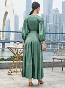 Mulvari 燈籠袖百褶下擺滿版提花緞面腰帶洋裝