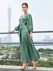 Mulvari 燈籠袖百褶下擺滿版提花緞面腰帶洋裝