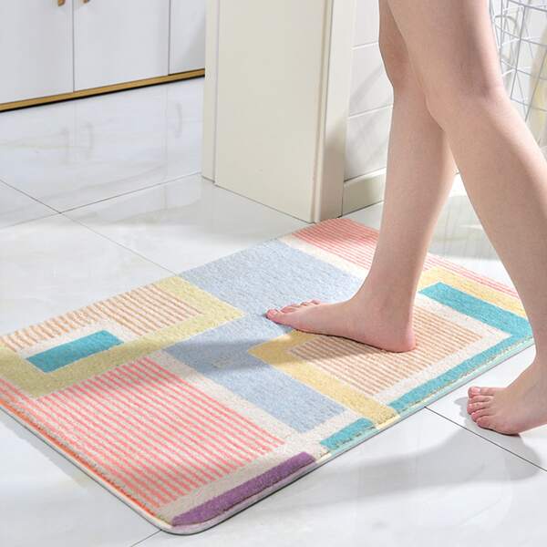 

Geometric Pattern Floor Mat, Multicolor