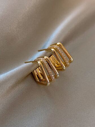 اقراط حلقي هندسي بديكور حجر اراين