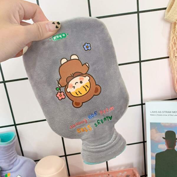 

1pc Cartoon Graphic Cover Random Hot Water Bag, Multicolor