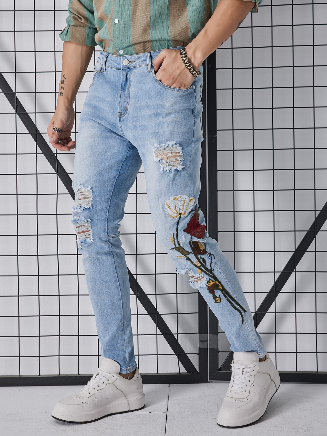 Men Floral Embroidered Ripped Jeans 