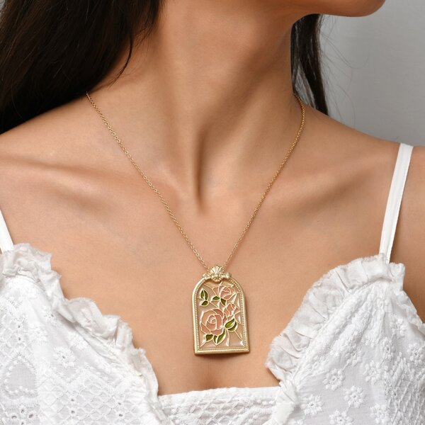 

Floral Pattern Necklace, Gold