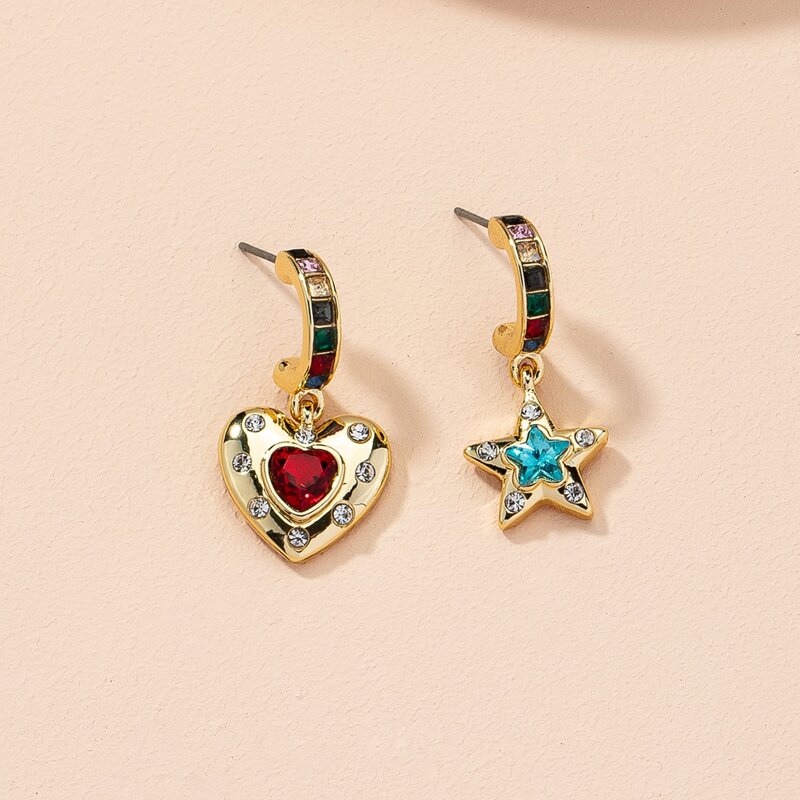 

Rhinestone Design Earrings, Gold
