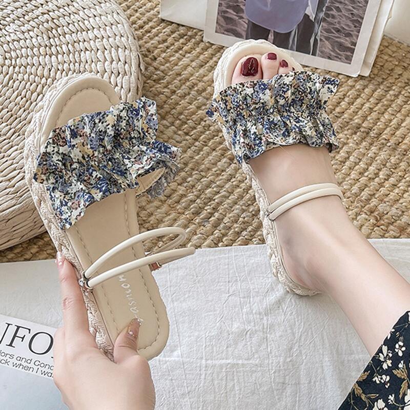 

Flower Pattern Flat Sandals, Multicolor