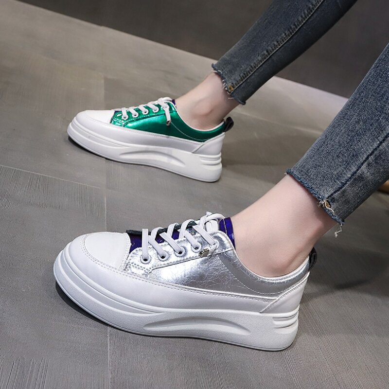 

Colorblock Lace- up Front Skate Shoes, Green