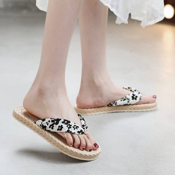

Floral Pattern Espadrille Flip-Flops, White