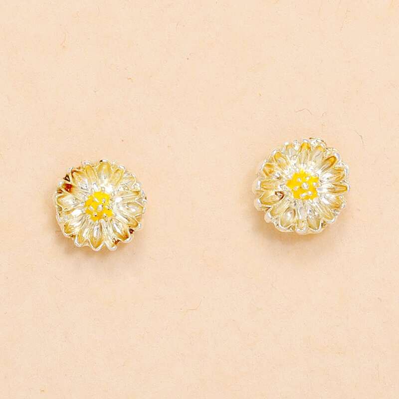 Daisy Design Stud Earrings, Yellow