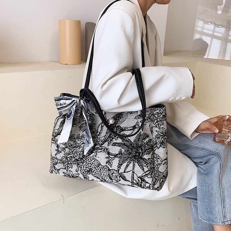 

Twilly Scarf Decor Animal pattern Tote Bag, Black and white