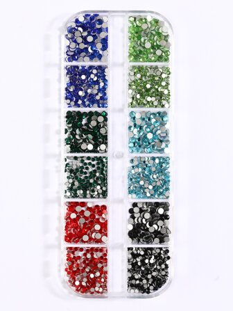 1 盒水钻美甲装饰
