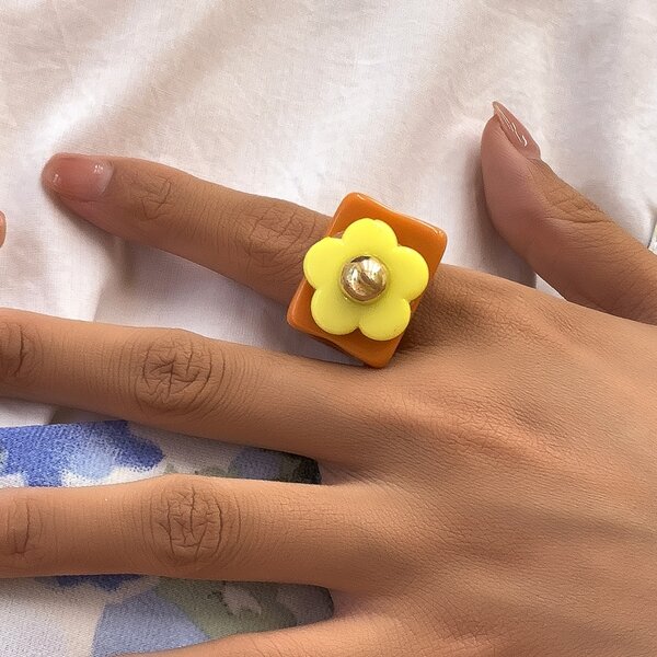 

Flower Decor Ring, Orange