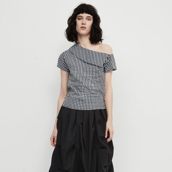 

Gingham Asymmetrical Neck Blouse, Black and white