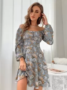 Chiquease A-Linie Kleid mit Blumen Muster und Rüschen