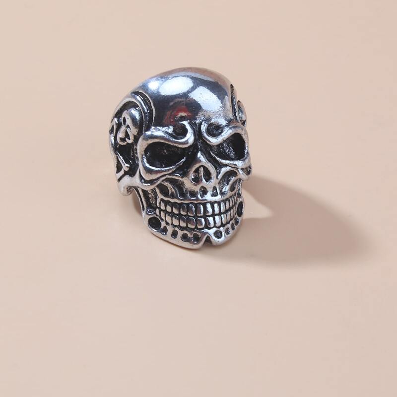 

Skull Decor Ring, Silver