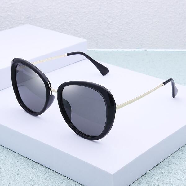

Geometric Frame Sunglasses