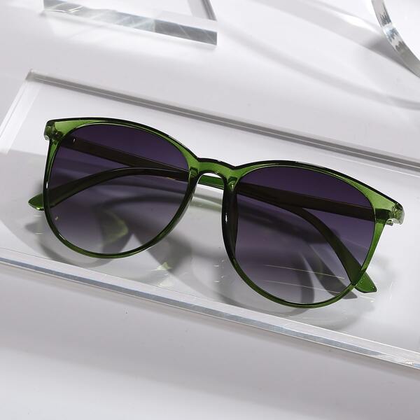 

Simple Tinted Lens Sunglasses