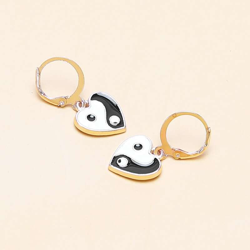 

Yin & Yang Design Earrings, Black and white