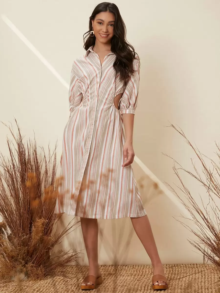 SHEIN 條紋圖案鏤空抽褶腰燈籠袖洋裝 - 彩色 - 查看 1