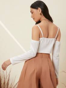 SHEIN Privé Top court à épaules dénudées à nœud