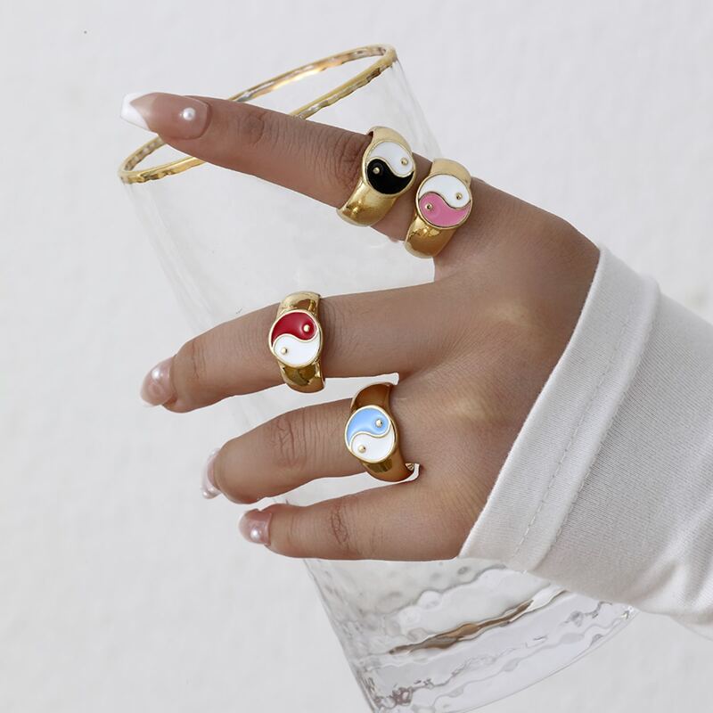 

4pcs Yin & Yang Graphic Ring, Gold
