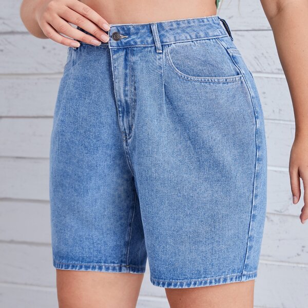 

Plus High Waisted Slant Pocket Denim Shorts, Light wash