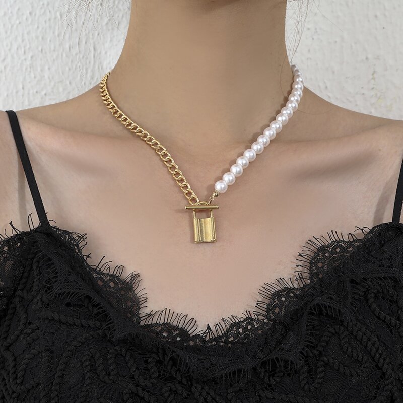 

Lock Decor Chain Necklace, Gold