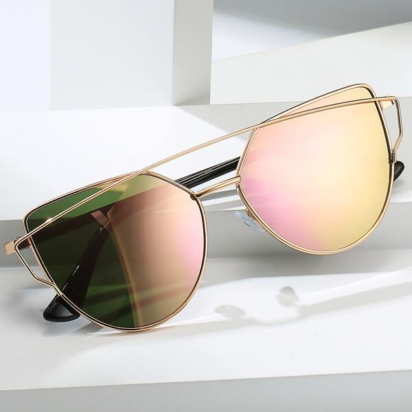 

Cat Eye Sunglasses