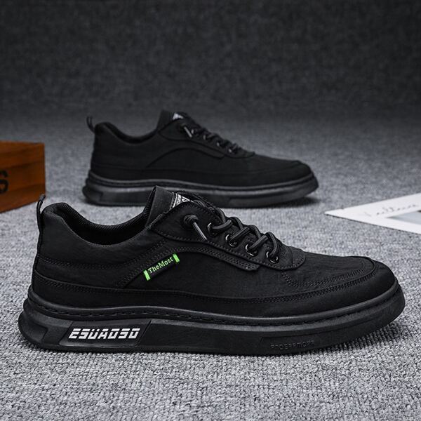 

Men Minimalist Lace-up Front Skate Sneakers, Black