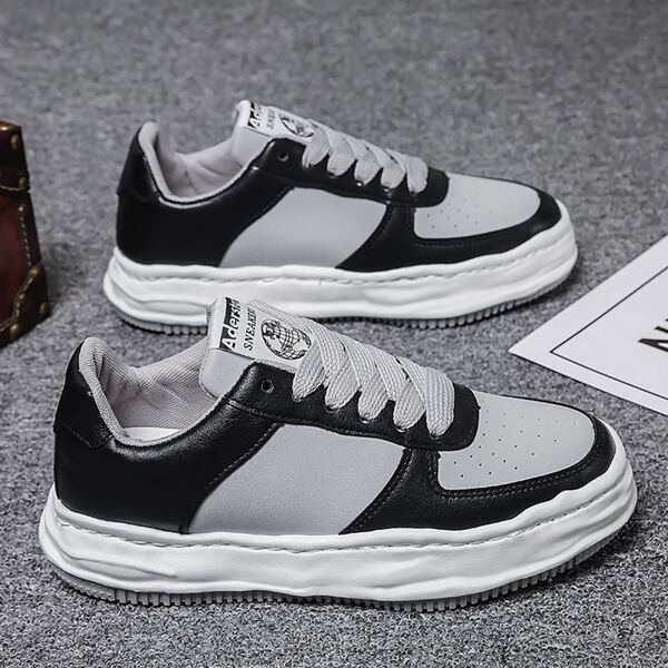 

Men Colorblock Lace-up Front Skate Sneakers, Black