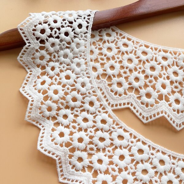 

Flower Detail Faux Dickey Collar, White