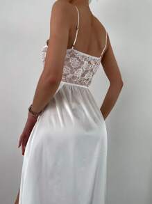 花卉蕾絲拼接圍裹下擺吊帶睡裙 - 白色 - 查看 2