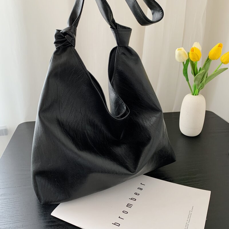 

Minimalist Shoulder Bag, Black